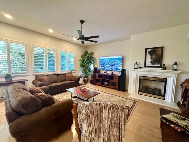 2303 Petruchio Way, Roseville, CA 95661