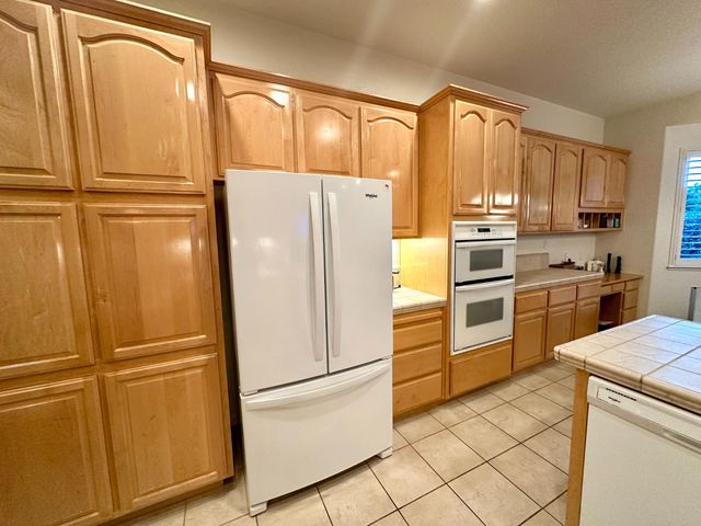 2303 Petruchio Way, Roseville, CA 95661