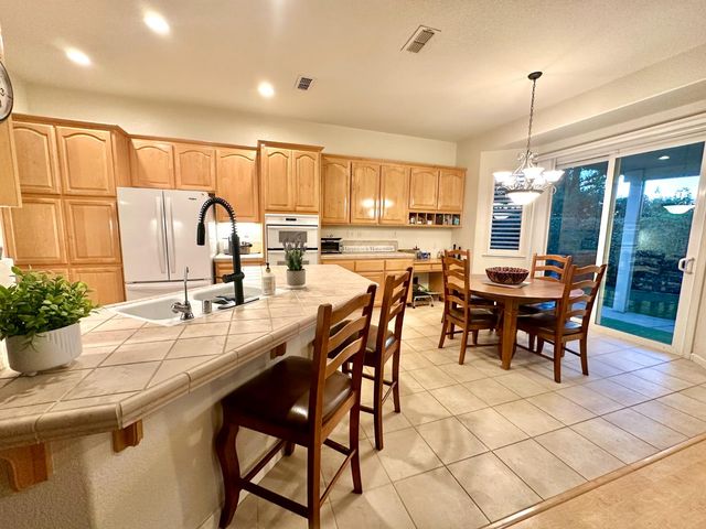 2303 Petruchio Way, Roseville, CA 95661
