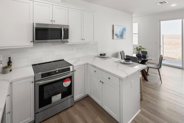 6517 Starburst Way, Sacramento, CA 95823