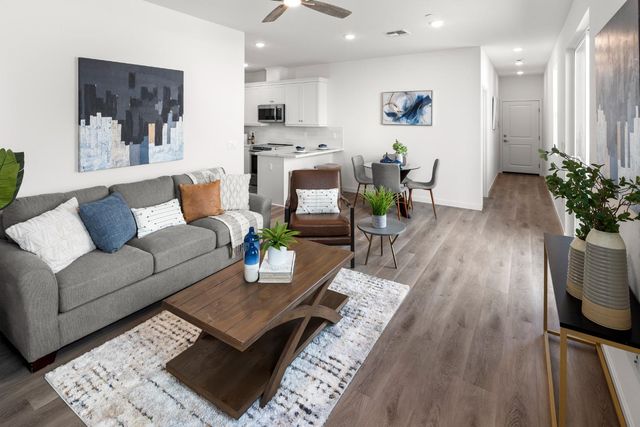 6517 Starburst Way, Sacramento, CA 95823