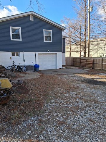 1905 HERIFORD RD, Columbia, MO 65202