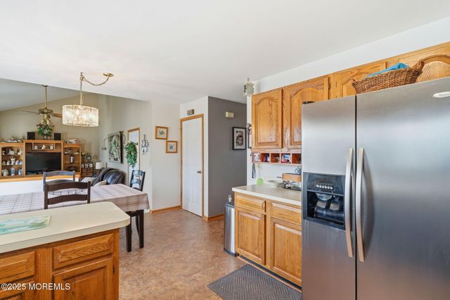 1553 Windward Avenue, Beachwood, NJ 08722