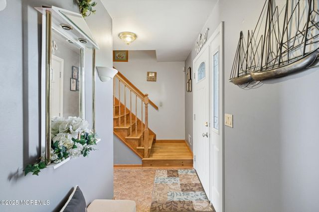 1553 Windward Avenue, Beachwood, NJ 08722