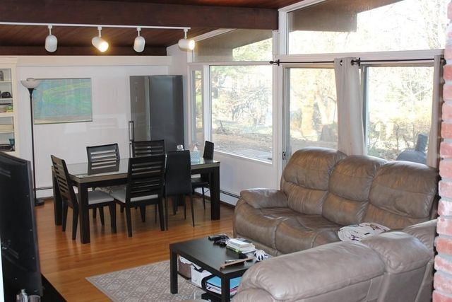 35 Lawrence Ln, Lexington, MA 02421