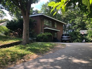 35 Lawrence Ln, Lexington, MA 02421