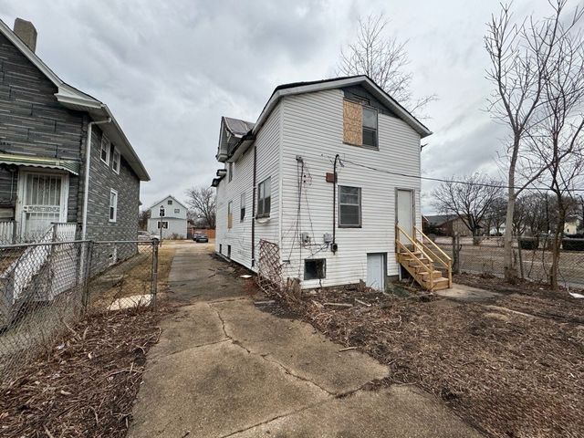 611 S 13th Avenue, Maywood, IL 60153