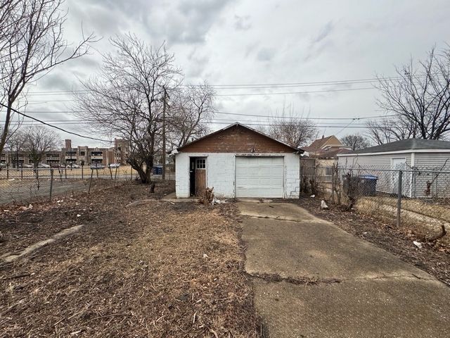 611 S 13th Avenue, Maywood, IL 60153