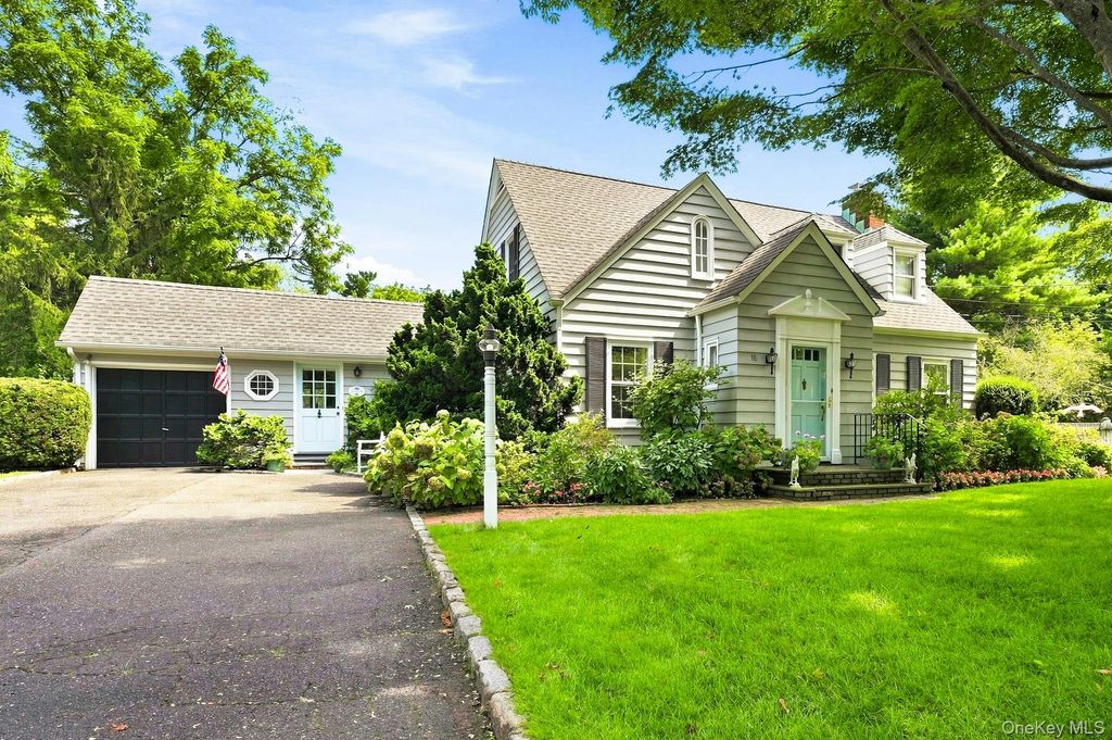 18 Matinecock Lane, Locust Valley, NY 11560 — photo 2