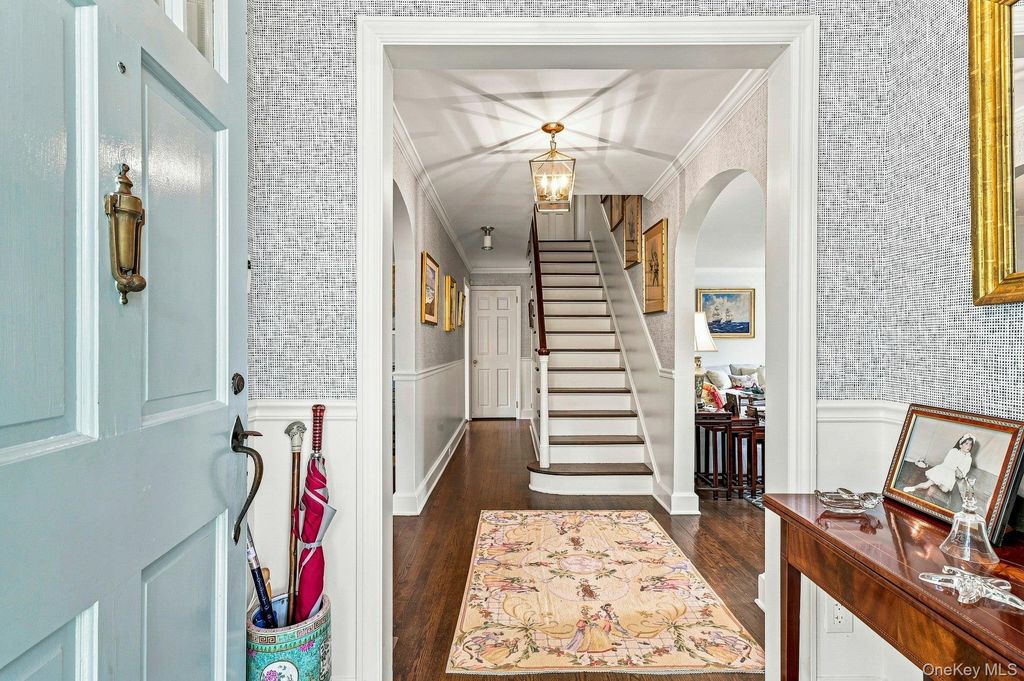 18 Matinecock Lane, Locust Valley, NY 11560 — photo 4