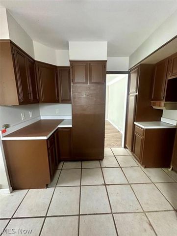 4904 E 90th Street, Garfield Heights, OH 44125
