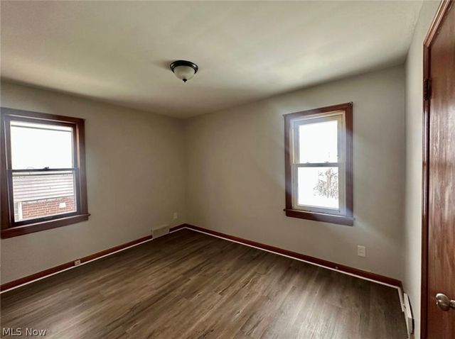 4904 E 90th Street, Garfield Heights, OH 44125