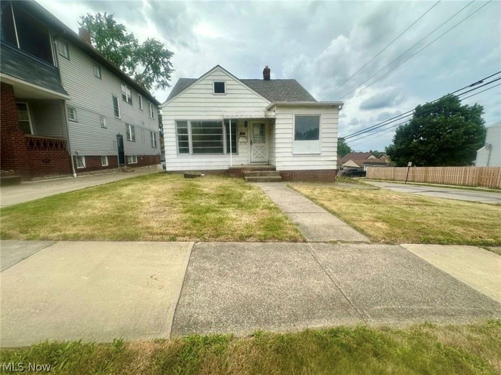 4904 E 90th Street, Garfield Heights, OH 44125