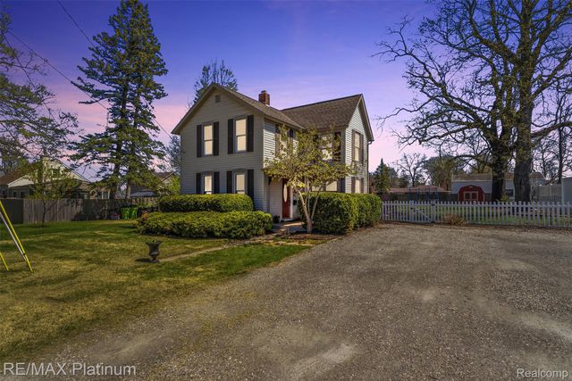 315 S West Street, Fenton, MI 48430