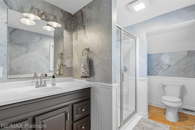 315 S West Street, Fenton, MI 48430