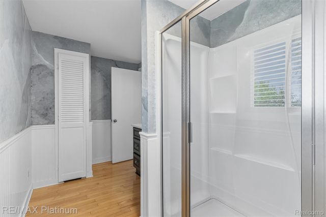 315 S West Street, Fenton, MI 48430