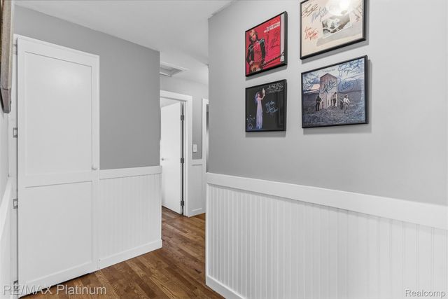 315 S West Street, Fenton, MI 48430