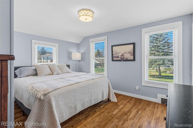 315 S West Street, Fenton, MI 48430