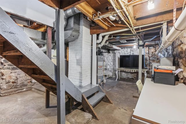 315 S West Street, Fenton, MI 48430