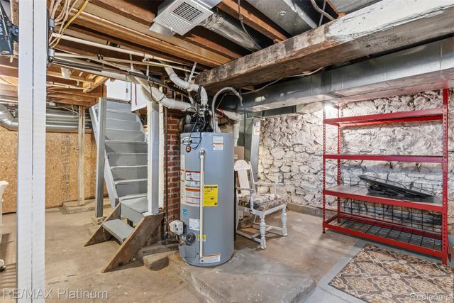 315 S West Street, Fenton, MI 48430