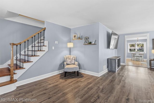 315 S West Street, Fenton, MI 48430