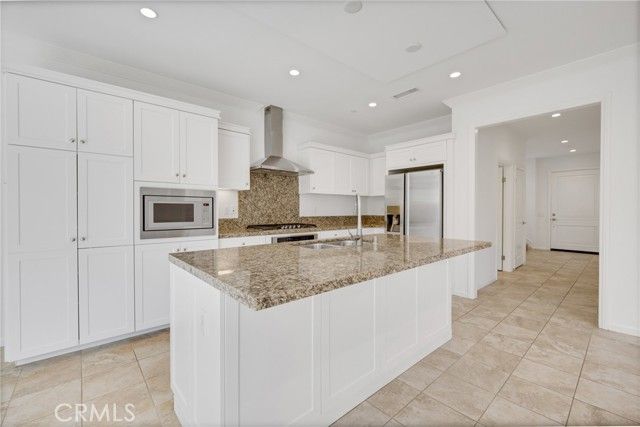 126 Gulfstream, Irvine, CA 92620