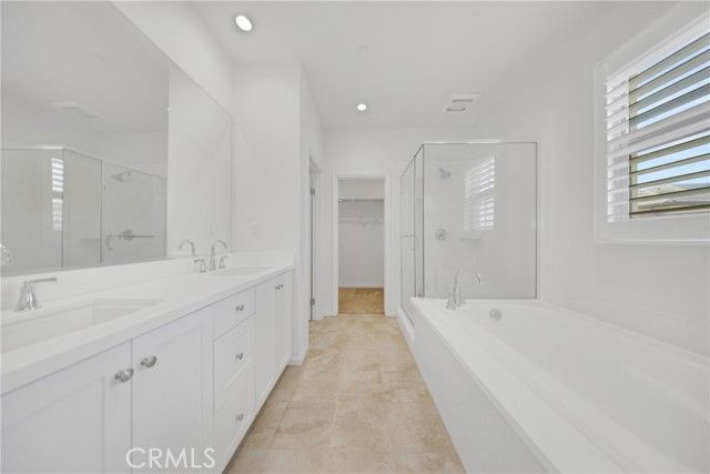 126 Gulfstream, Irvine, CA 92620