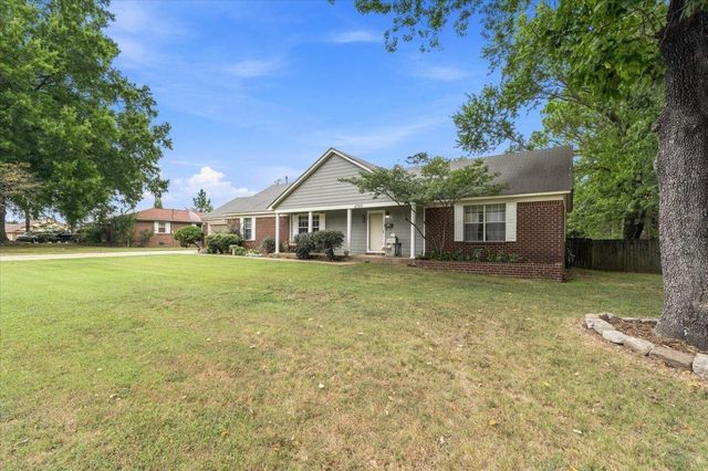 4760 HALLBROOK DR, Millington, TN 38053