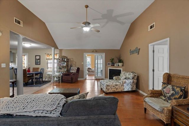 4760 HALLBROOK DR, Millington, TN 38053