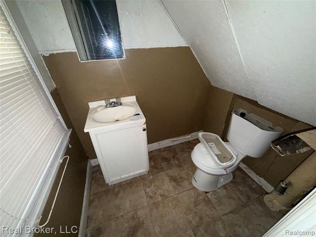 3002 Lawrence Street, Detroit, MI 48206