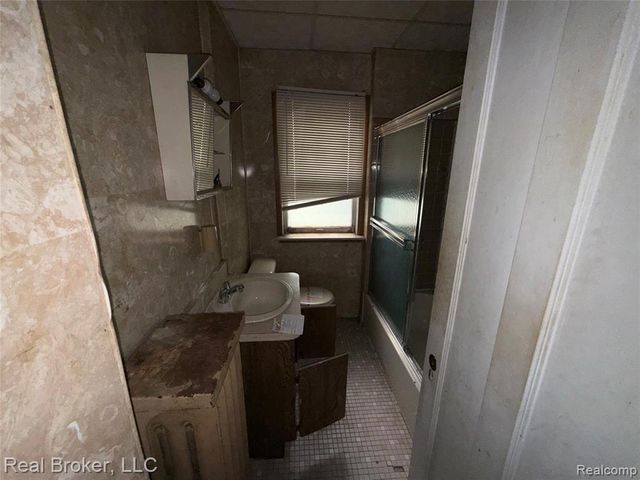3002 Lawrence Street, Detroit, MI 48206