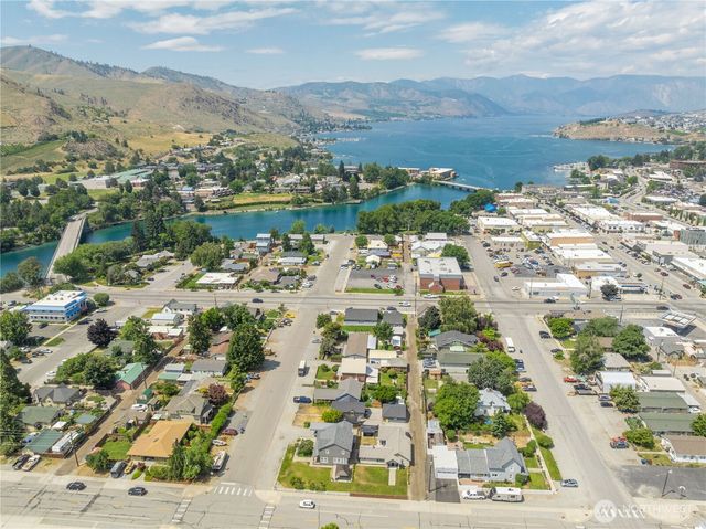 214 S Bradley Street, Chelan, WA 98816