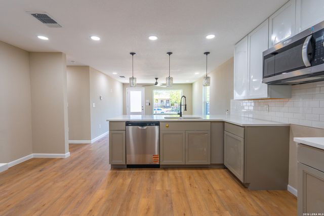 1843 Dawson, San Antonio, TX 78202