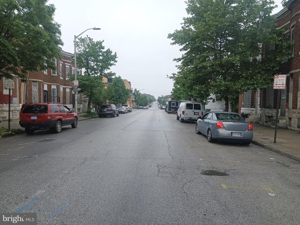 Image 3 of property listing at 1019 N MONROE ST, Baltimore, MD 21217