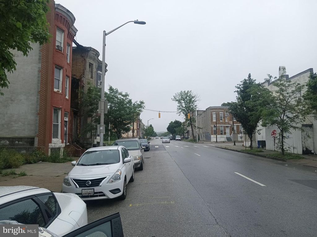 Image 4 of property listing at 1019 N MONROE ST, Baltimore, MD 21217