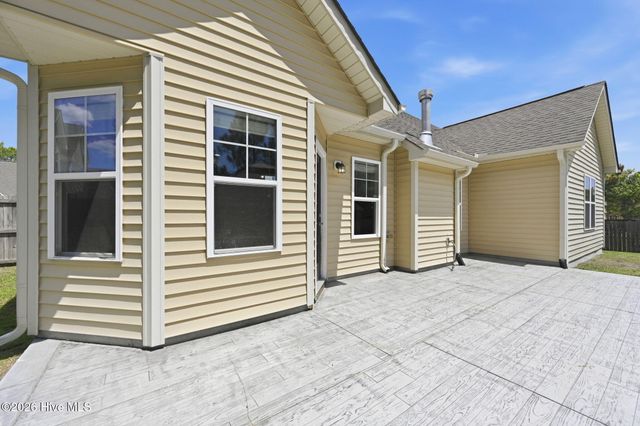 304 Plymouth Lane, Holly Ridge, NC 28445