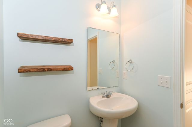 15309 Eastpark Circle W, Fishers, IN 46037