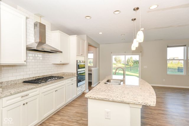 15309 Eastpark Circle W, Fishers, IN 46037