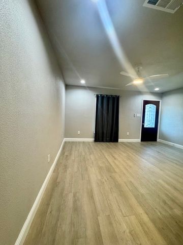 516 E Pafford Street, Fort Worth, TX 76110