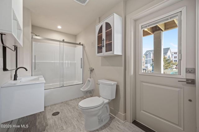 608 S Topsail Drive, Holly Ridge, NC 28445