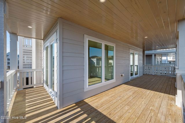 608 S Topsail Drive, Holly Ridge, NC 28445