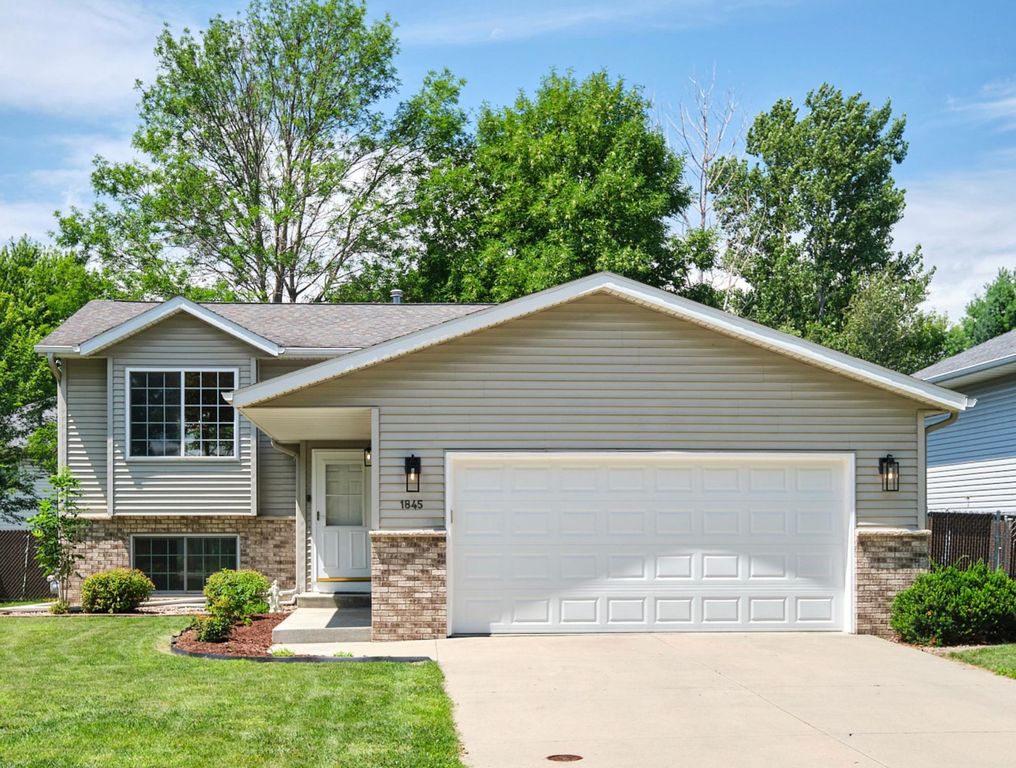 1845 3rd Avenue SW, Rochester, MN 55902