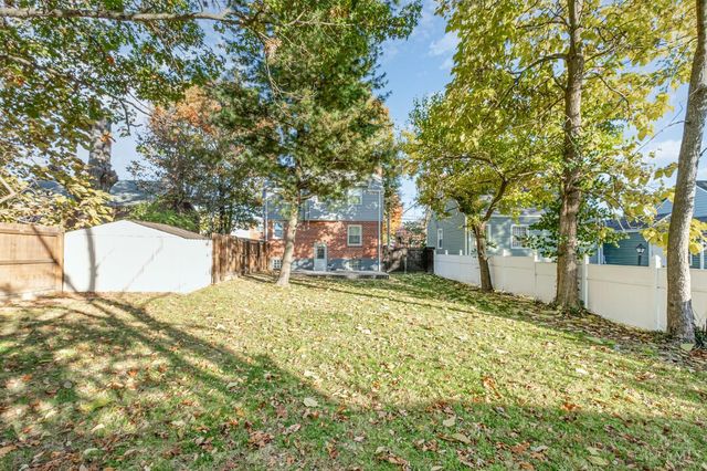 7833 Plainfield Road, Cincinnati, OH 45236