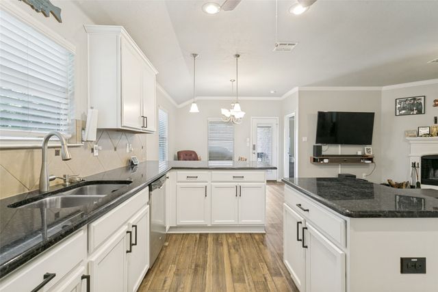 8701 Yosemite, Cross Roads, TX 76227