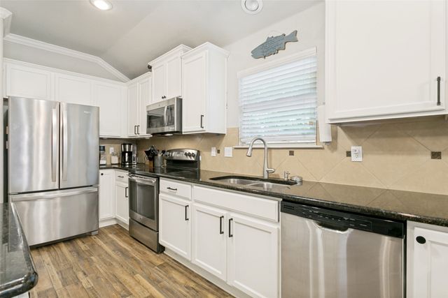 8701 Yosemite, Cross Roads, TX 76227