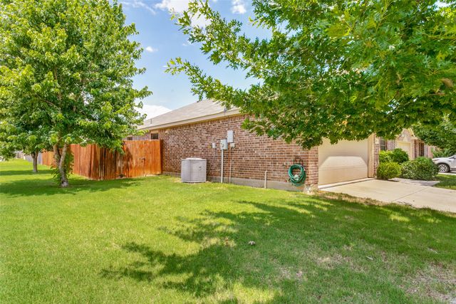8701 Yosemite, Cross Roads, TX 76227