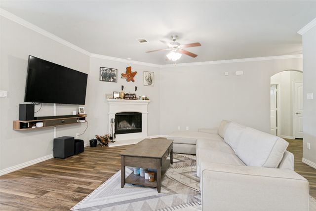 8701 Yosemite, Cross Roads, TX 76227