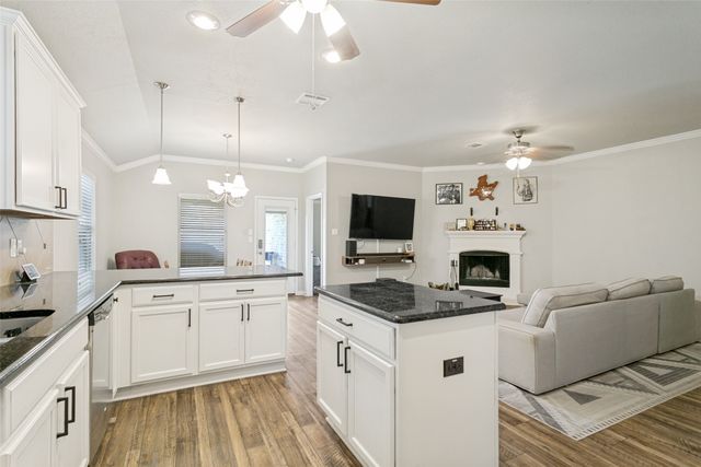 8701 Yosemite, Cross Roads, TX 76227