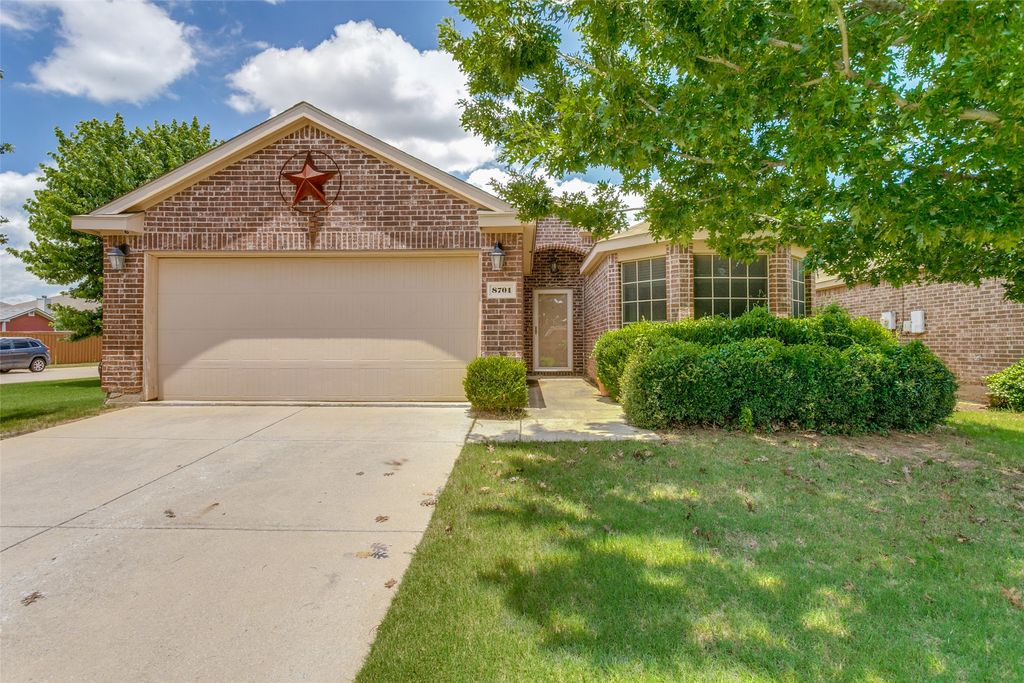 8701 Yosemite, Cross Roads, TX 76227
