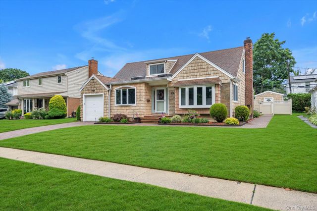 26 Patton Boulevard, New Hyde Park, NY 11040